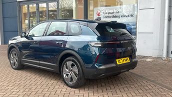 Vauxhall Grandland 1.2 Design SUV 5dr Petrol Hybrid e-DCT Euro 6 (s/s) (136 ps)