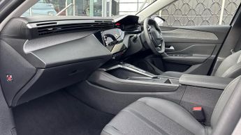 Peugeot 308 54kWh Allure Hatchback 5dr Electric Auto (156 ps)
