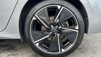 Peugeot 308 54kWh Allure Hatchback 5dr Electric Auto (156 ps)