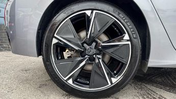 Peugeot 308 54kWh Allure Hatchback 5dr Electric Auto (156 ps)