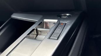 Peugeot 308 54kWh Allure Hatchback 5dr Electric Auto (156 ps)