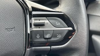 Peugeot 308 54kWh Allure Hatchback 5dr Electric Auto (156 ps)