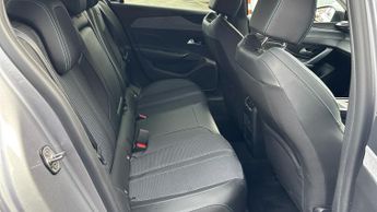 Peugeot 308 54kWh Allure Hatchback 5dr Electric Auto (156 ps)