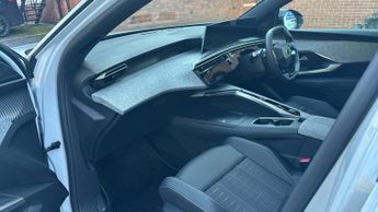 Peugeot 3008 73kWh GT SUV 5dr Electric Auto (210 ps)