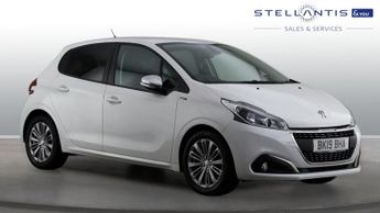 Peugeot 208 1.2 PureTech Signature Hatchback 5dr Petrol Manual Euro 6 (s/s) 
