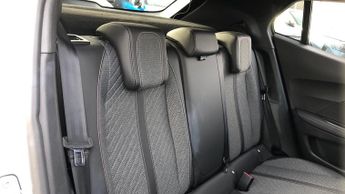 Peugeot 2008 1.2 HYBRID Allure SUV 5dr Petrol Hybrid e-DSC6 Euro 6 (s/s) (136