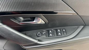 Peugeot 208 50kWh GT Premium Hatchback 5dr Electric Auto (136 ps)