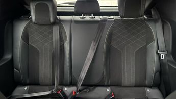 Peugeot 208 50kWh GT Premium Hatchback 5dr Electric Auto (136 ps)