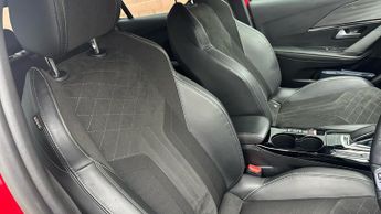 Peugeot 208 50kWh GT Premium Hatchback 5dr Electric Auto (136 ps)