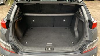 Hyundai Kona 39kWh Premium SUV 5dr Electric Auto (10.5kW Charger) (136 ps)