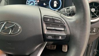 Hyundai Kona 39kWh Premium SUV 5dr Electric Auto (10.5kW Charger) (136 ps)