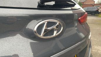 Hyundai Kona 39kWh Premium SUV 5dr Electric Auto (10.5kW Charger) (136 ps)