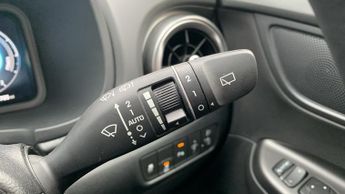 Hyundai Kona 39kWh Premium SUV 5dr Electric Auto (10.5kW Charger) (136 ps)