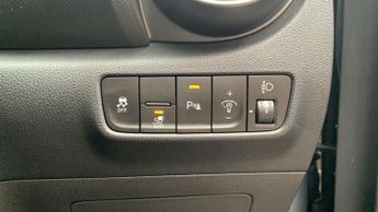 Hyundai Kona 39kWh Premium SUV 5dr Electric Auto (10.5kW Charger) (136 ps)
