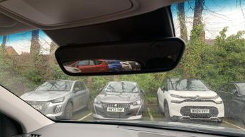 Hyundai Kona 39kWh Premium SUV 5dr Electric Auto (10.5kW Charger) (136 ps)