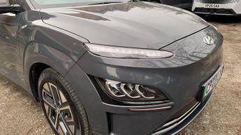 Hyundai Kona 39kWh Premium SUV 5dr Electric Auto (10.5kW Charger) (136 ps)