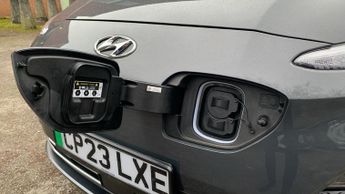 Hyundai Kona 39kWh Premium SUV 5dr Electric Auto (10.5kW Charger) (136 ps)