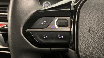 Peugeot 2008 50kWh Allure Premium SUV 5dr Electric Auto (7kW Charger) (136 ps