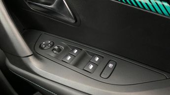 Peugeot 2008 50kWh Allure Premium SUV 5dr Electric Auto (7kW Charger) (136 ps