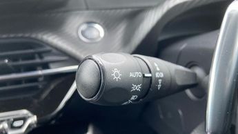 Peugeot 2008 1.2 PureTech Allure SUV 5dr Petrol EAT Euro 6 (s/s) (130 ps)
