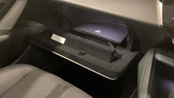 Peugeot 308 1.2 HYBRID GT Hatchback 5dr Petrol Hybrid e-DSC6 Euro 6 (s/s) (1