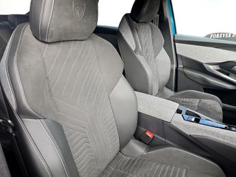 Peugeot 3008 73kWh GT SUV 5dr Electric Auto (210 ps)