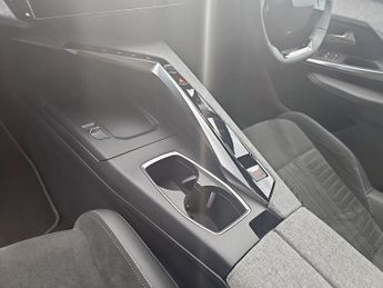 Peugeot 3008 73kWh GT SUV 5dr Electric Auto (210 ps)