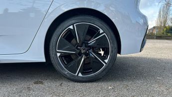 Peugeot 308 54kWh GT Hatchback 5dr Electric Auto (156 ps)
