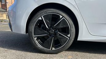 Peugeot 308 54kWh GT Hatchback 5dr Electric Auto (156 ps)