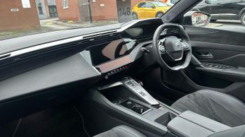 Peugeot 308 54kWh GT Hatchback 5dr Electric Auto (156 ps)