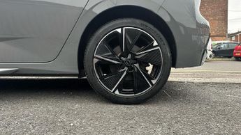 Peugeot 308 54kWh GT Hatchback 5dr Electric Auto (156 ps)