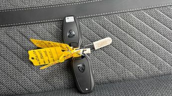 Peugeot 2008 1.2 HYBRID Allure SUV 5dr Petrol Hybrid e-DSC6 Euro 6 (s/s) (136