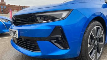 Vauxhall Astra Electric 54kWh Ultimate Hatchback 5dr Electric Auto (156 ps)