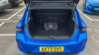 Vauxhall Astra Electric 54kWh Ultimate Hatchback 5dr Electric Auto (156 ps)