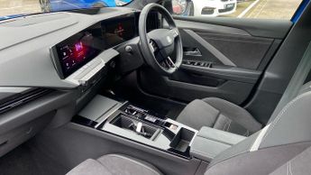 Vauxhall Astra Electric 54kWh Ultimate Hatchback 5dr Electric Auto (156 ps)