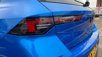 Vauxhall Astra Electric 54kWh Ultimate Hatchback 5dr Electric Auto (156 ps)