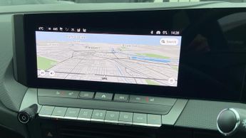 Vauxhall Astra Electric 54kWh Ultimate Hatchback 5dr Electric Auto (156 ps)