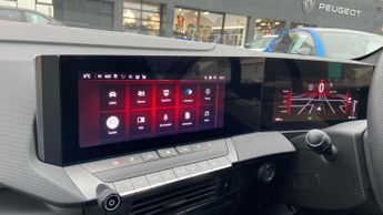 Vauxhall Astra Electric 54kWh Ultimate Hatchback 5dr Electric Auto (156 ps)