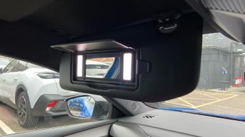 Vauxhall Astra Electric 54kWh Ultimate Hatchback 5dr Electric Auto (156 ps)