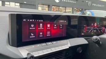 Vauxhall Astra Electric 54kWh Ultimate Hatchback 5dr Electric Auto (156 ps)