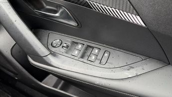 Peugeot 2008 50kWh Allure SUV 5dr Electric Auto (7kW Charger) (136 ps)