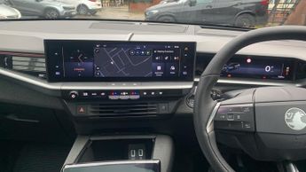 Vauxhall Grandland Electric 73kWh Ultimate SUV 5dr Electric Auto (213 ps)
