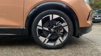 Vauxhall Grandland Electric 73kWh Ultimate SUV 5dr Electric Auto (213 ps)