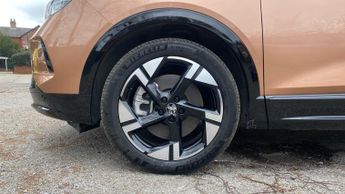 Vauxhall Grandland Electric 73kWh Ultimate SUV 5dr Electric Auto (213 ps)