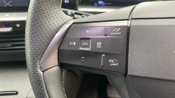 Vauxhall Grandland Electric 73kWh Ultimate SUV 5dr Electric Auto (213 ps)