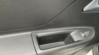 Vauxhall Mokka Electric 50kWh SRi Premium SUV 5dr Electric Auto (136 ps)