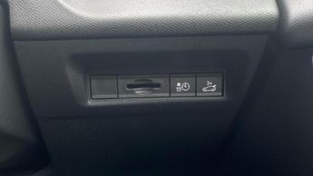 Peugeot 408 58kWh GT Fastback 5dr Electric Auto (210 ps)