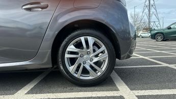 Peugeot 208 1.2 PureTech Active Hatchback 5dr Petrol EAT Euro 6 (s/s) (100 p