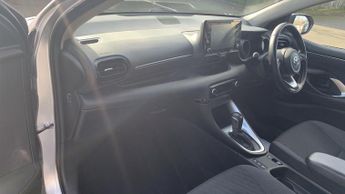 Toyota Yaris 1.5 VVT-h Design Hatchback 5dr Petrol Hybrid E-CVT Euro 6 (s/s) 