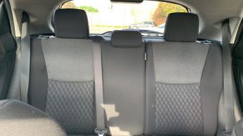 Toyota Yaris 1.5 VVT-h Design Hatchback 5dr Petrol Hybrid E-CVT Euro 6 (s/s) 